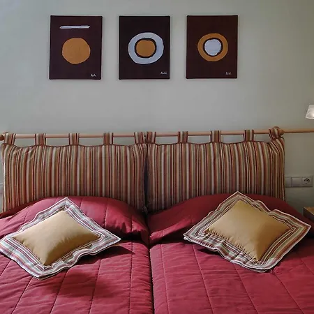 Spacious With Private Pool And Sea View, Just 150 Meters From The Sea فيلة إسترو