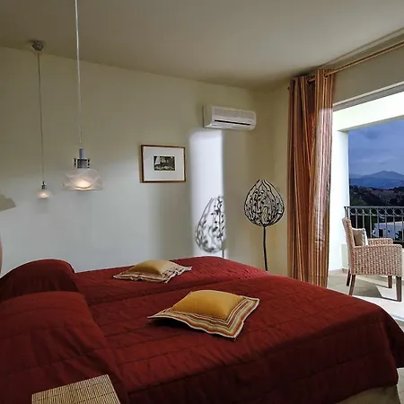 Spacious With Private Pool And Sea View, Just 150 Meters From The Sea فيلة *