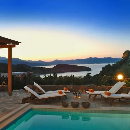 فيلة Spacious With Private Pool And Sea View, Just 150 Meters From The Sea