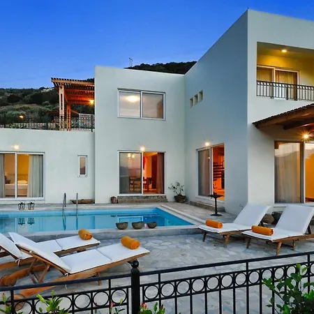 فيلة Spacious With Private Pool And Sea View, Just 150 Meters From The Sea *