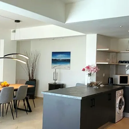 Spacious With Private Pool And Sea View, Just 150 Meters From The Sea Istron